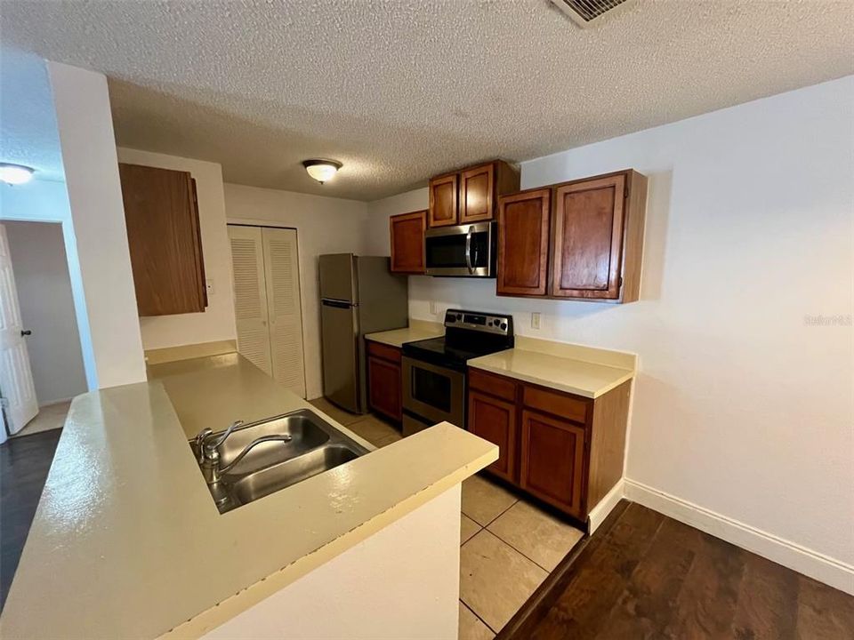 For Sale: $189,000 (2 beds, 2 baths, 1130 Square Feet)