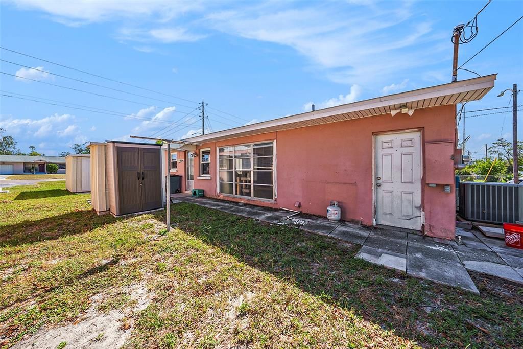 For Sale: $299,000 (2 beds, 1 baths, 1146 Square Feet)