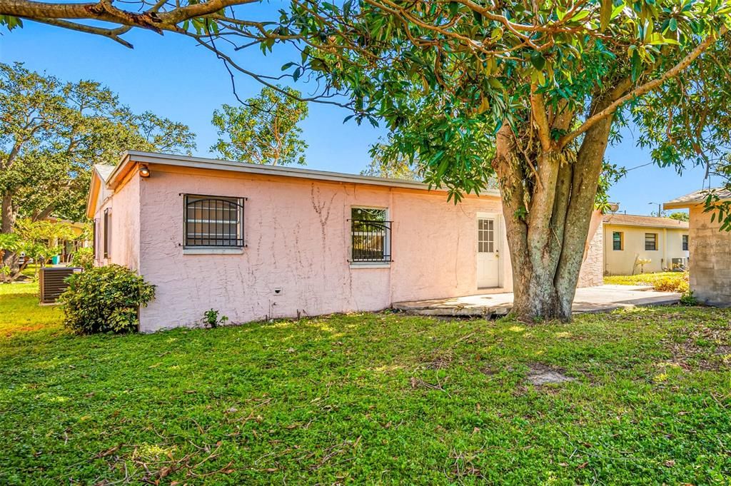 For Sale: $319,900 (4 beds, 2 baths, 1500 Square Feet)