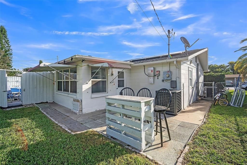 For Sale: $245,000 (3 beds, 1 baths, 953 Square Feet)