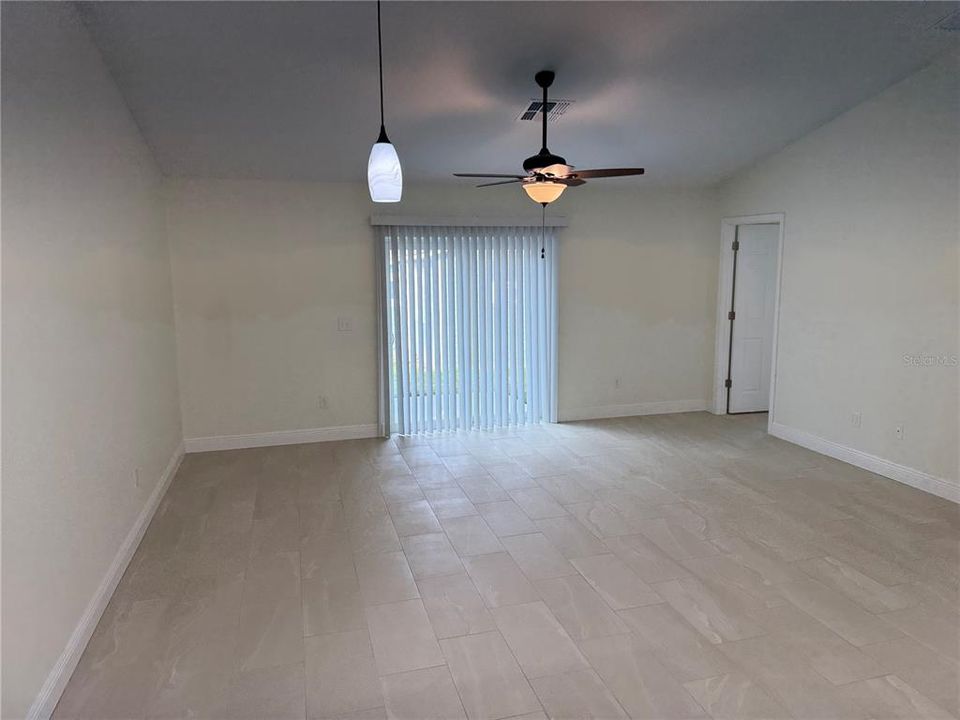 For Rent: $1,995 (3 beds, 2 baths, 1299 Square Feet)