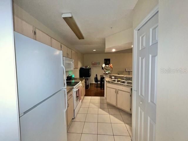 For Rent: $1,450 (1 beds, 1 baths, 750 Square Feet)