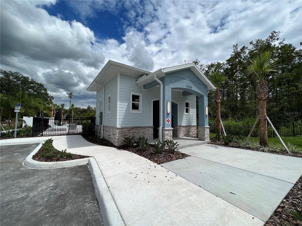 For Rent: $2,199 (3 beds, 2 baths, 1782 Square Feet)