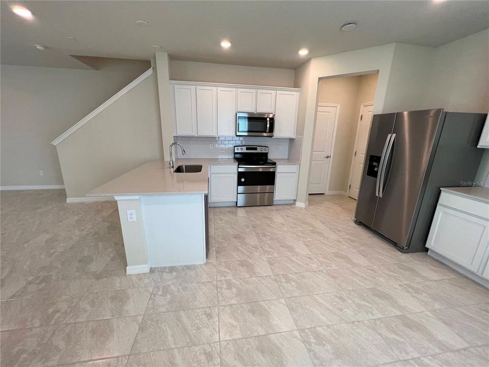 For Rent: $2,199 (3 beds, 2 baths, 1782 Square Feet)