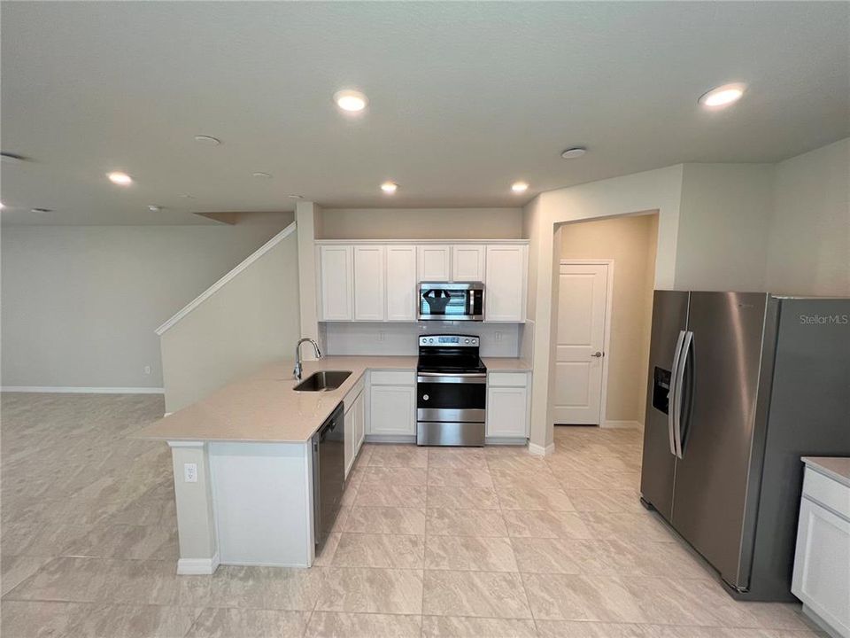 For Rent: $2,199 (3 beds, 2 baths, 1782 Square Feet)