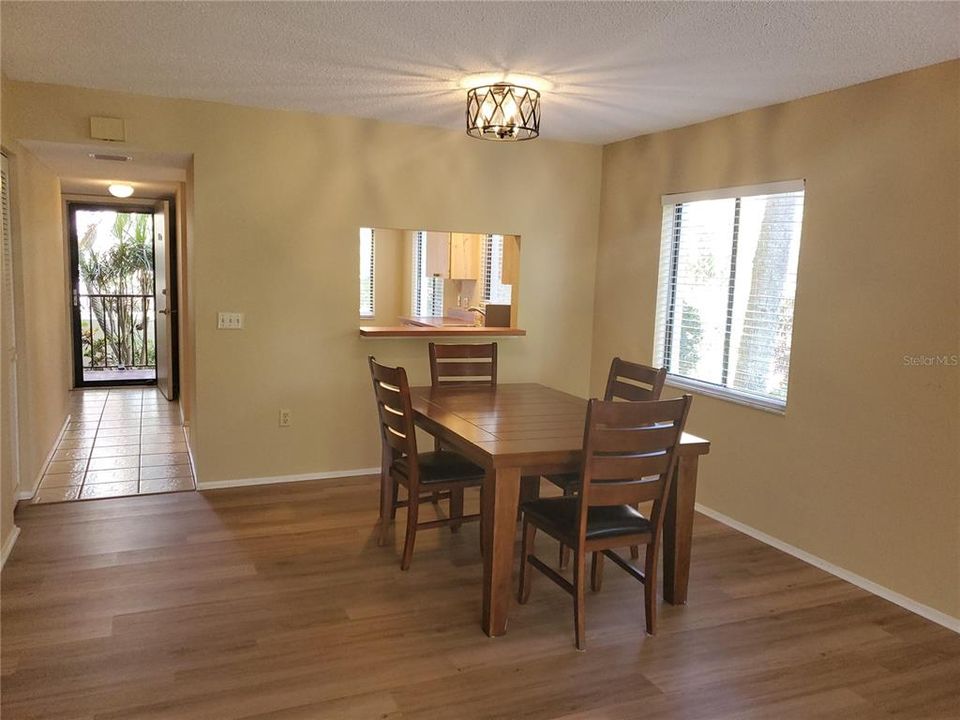 For Sale: $289,990 (2 beds, 2 baths, 1557 Square Feet)