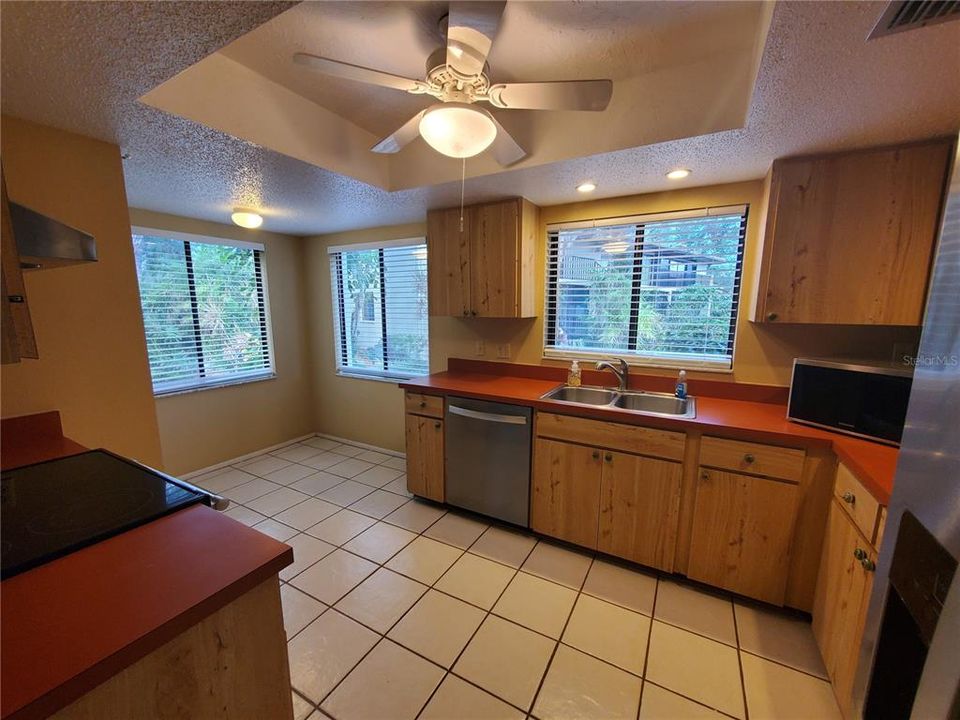 For Sale: $289,990 (2 beds, 2 baths, 1557 Square Feet)