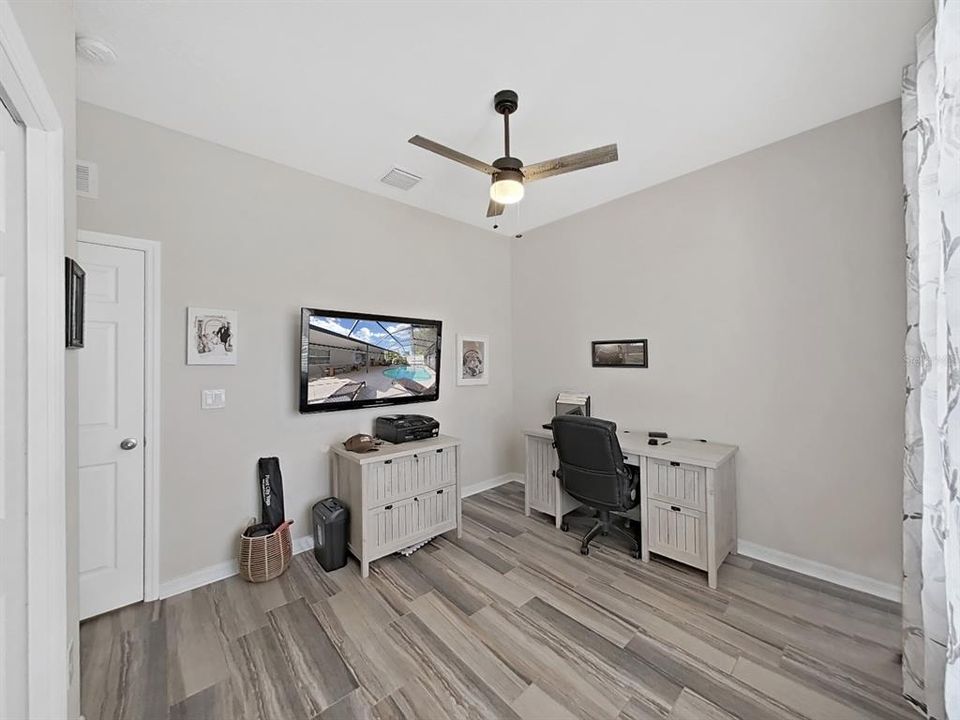 For Sale: $450,000 (3 beds, 2 baths, 1640 Square Feet)