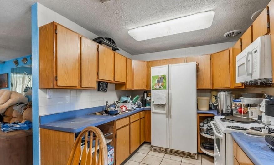 Active With Contract: $145,000 (3 beds, 1 baths, 1168 Square Feet)