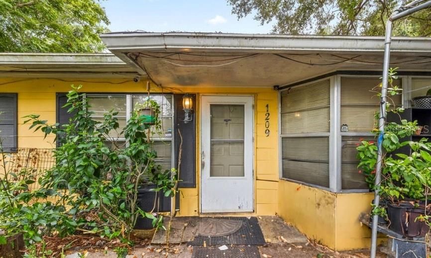 Active With Contract: $145,000 (3 beds, 1 baths, 1168 Square Feet)