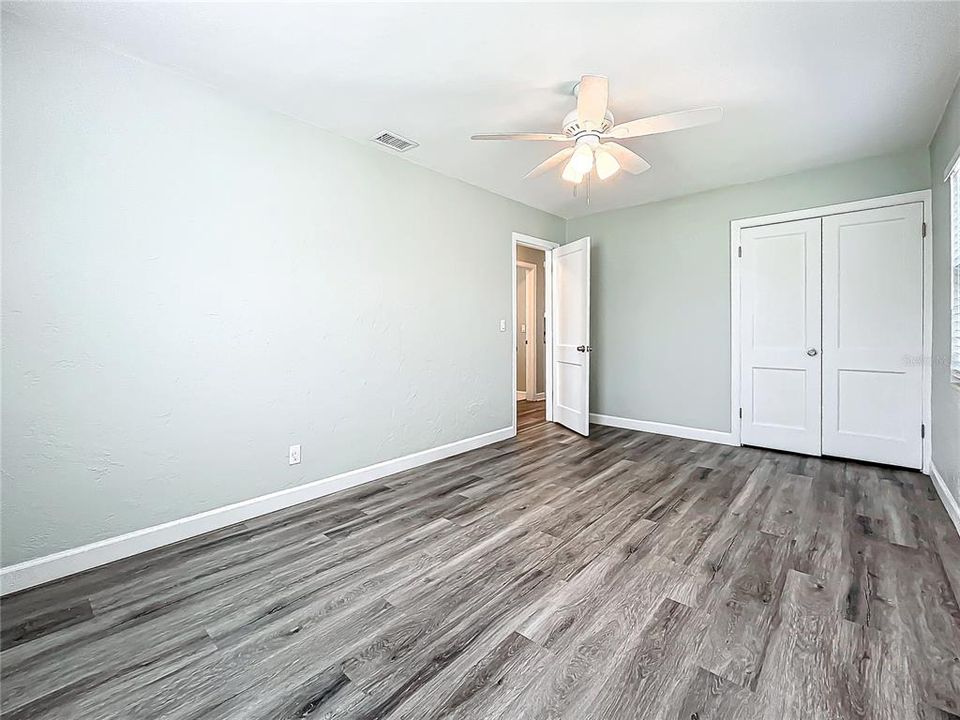 For Sale: $349,900 (2 beds, 1 baths, 941 Square Feet)