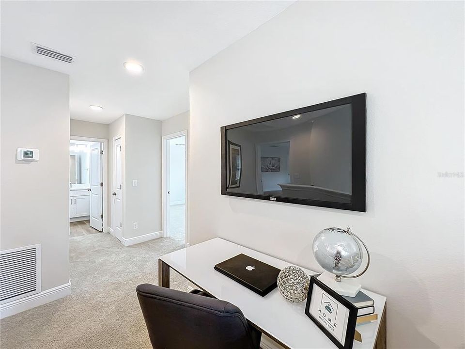 For Sale: $499,900 (3 beds, 2 baths, 2074 Square Feet)