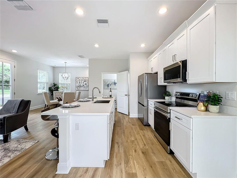 For Sale: $499,900 (3 beds, 2 baths, 2074 Square Feet)