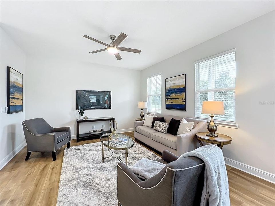 For Sale: $499,900 (3 beds, 2 baths, 2074 Square Feet)