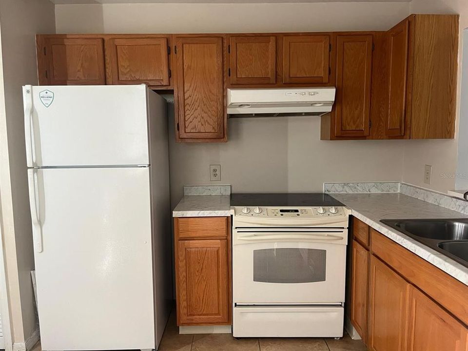 For Sale: $165,000 (1 beds, 1 baths, 732 Square Feet)