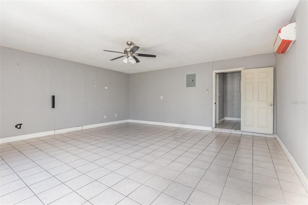 Large bonus room with split ac