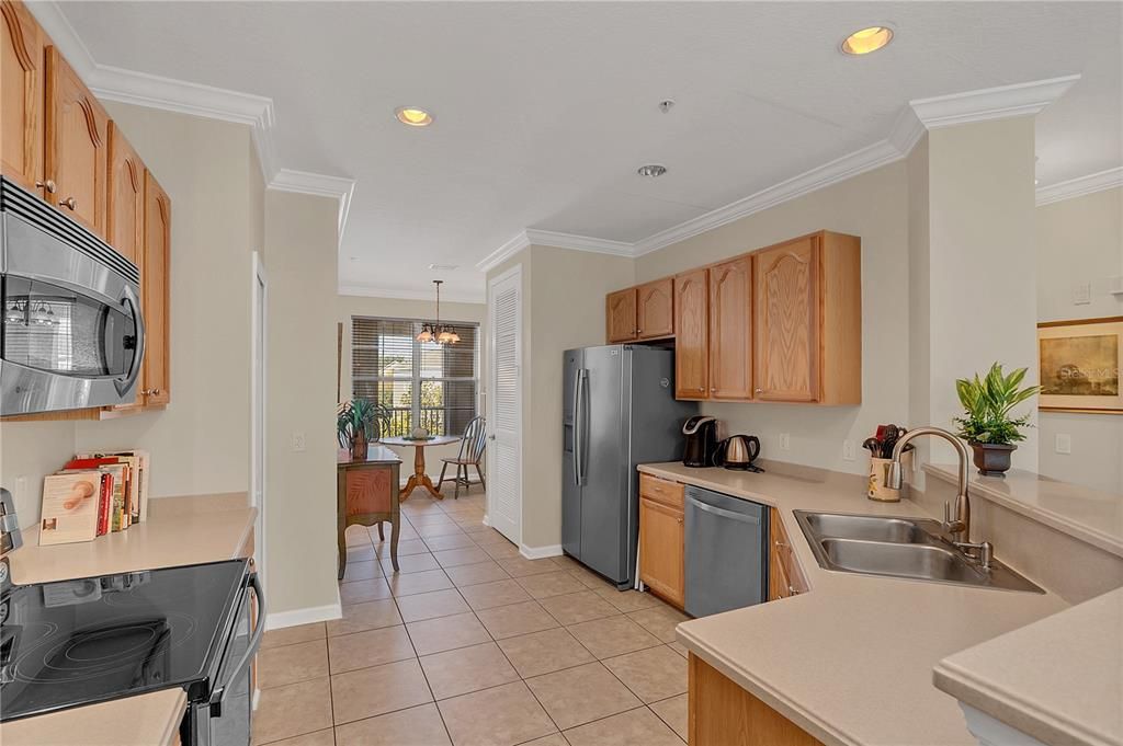 For Sale: $525,000 (2 beds, 2 baths, 1251 Square Feet)