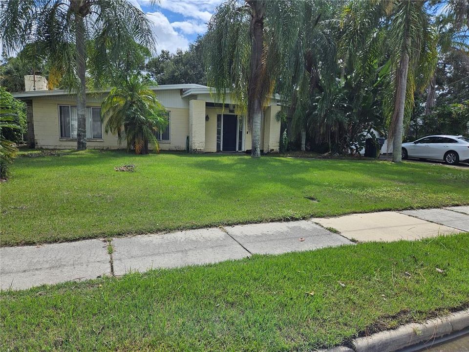 For Sale: $799,900 (3 beds, 2 baths, 1891 Square Feet)