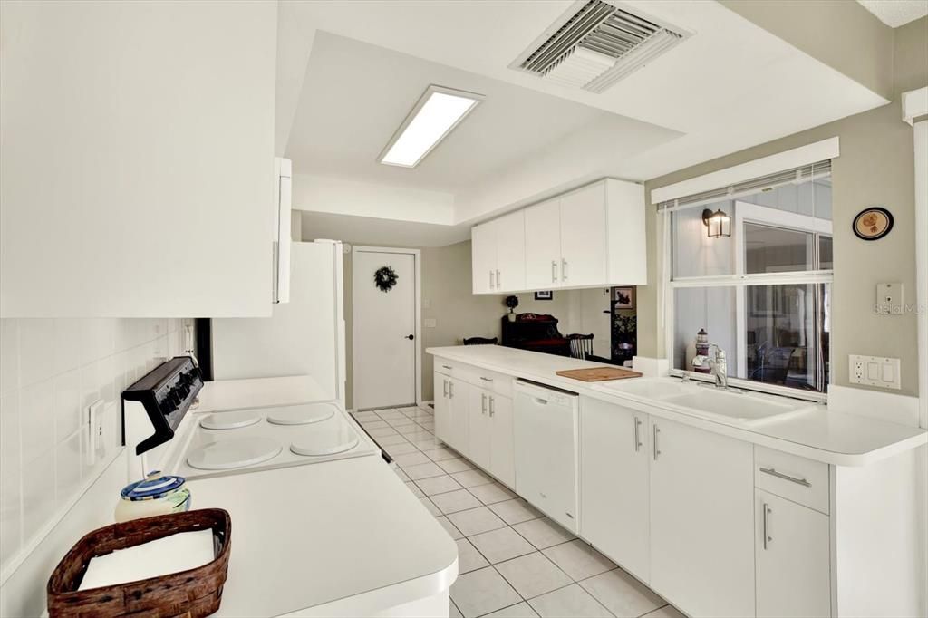 For Sale: $259,000 (2 beds, 2 baths, 1480 Square Feet)