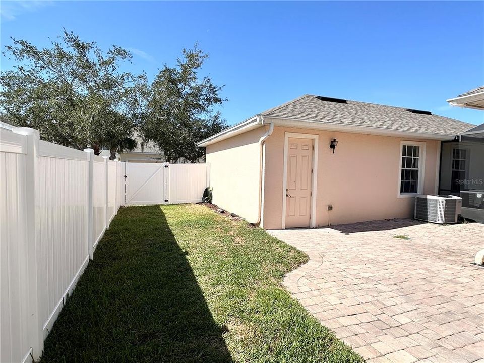 For Sale: $475,000 (3 beds, 2 baths, 2067 Square Feet)