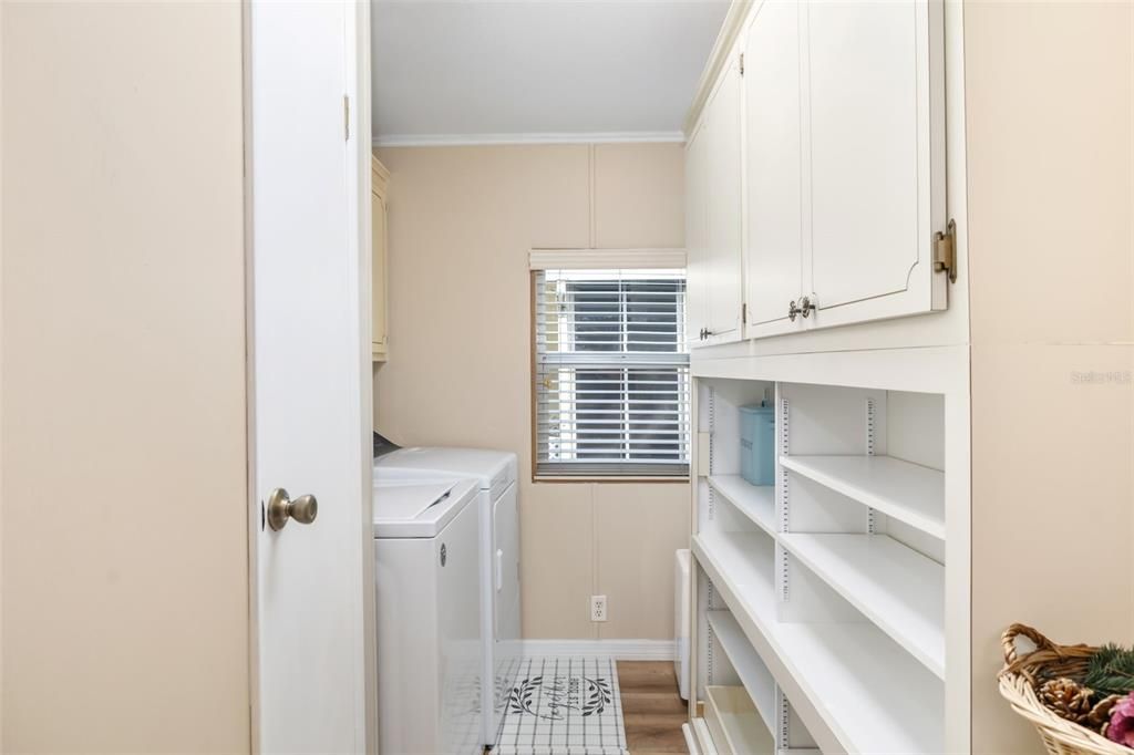 For Sale: $249,900 (3 beds, 2 baths, 1586 Square Feet)