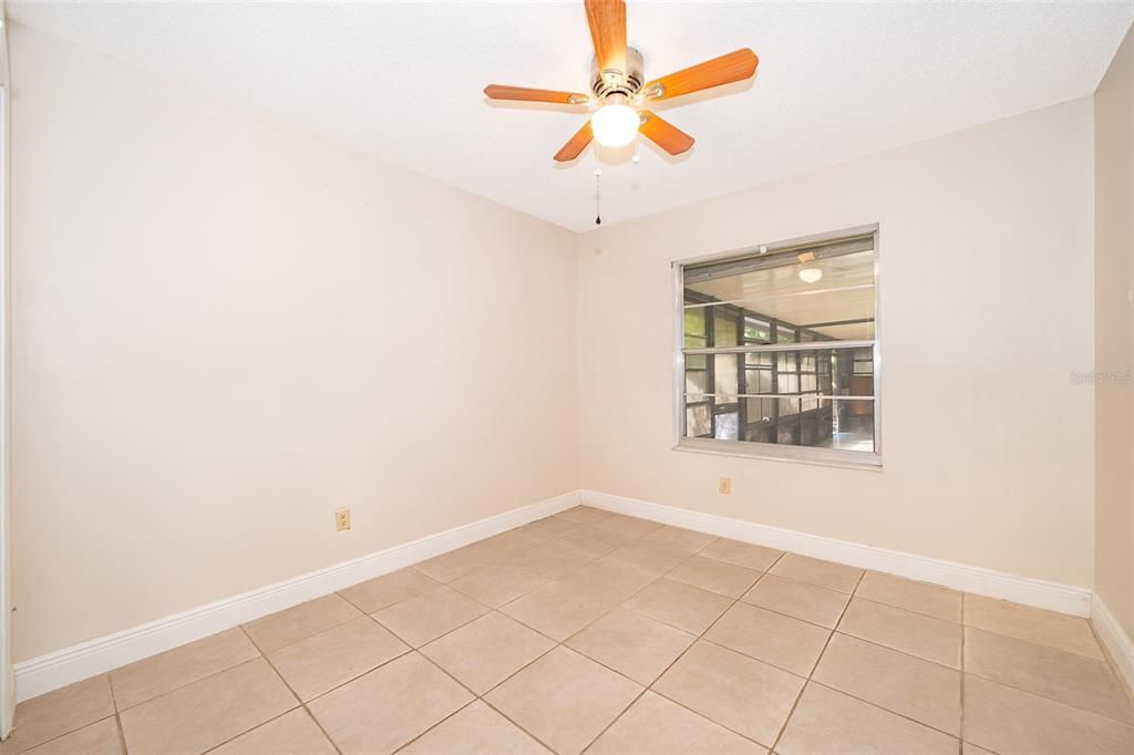 For Sale: $400,000 (4 beds, 2 baths, 1706 Square Feet)