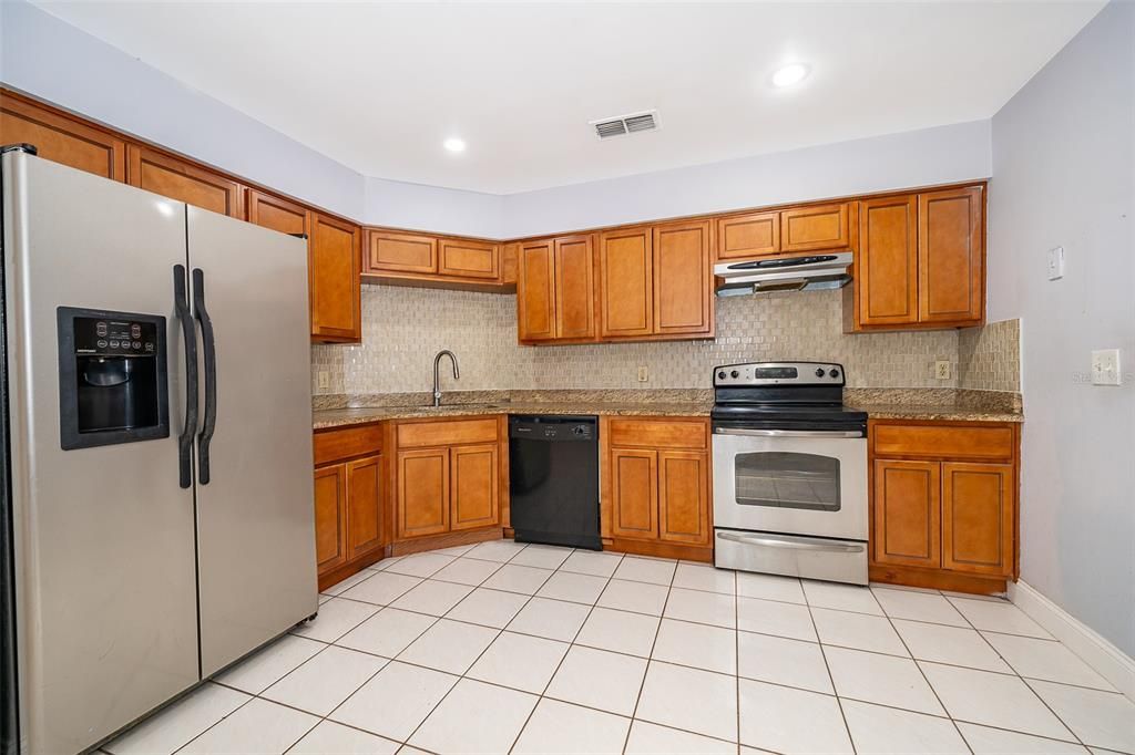 For Sale: $400,000 (4 beds, 2 baths, 1706 Square Feet)