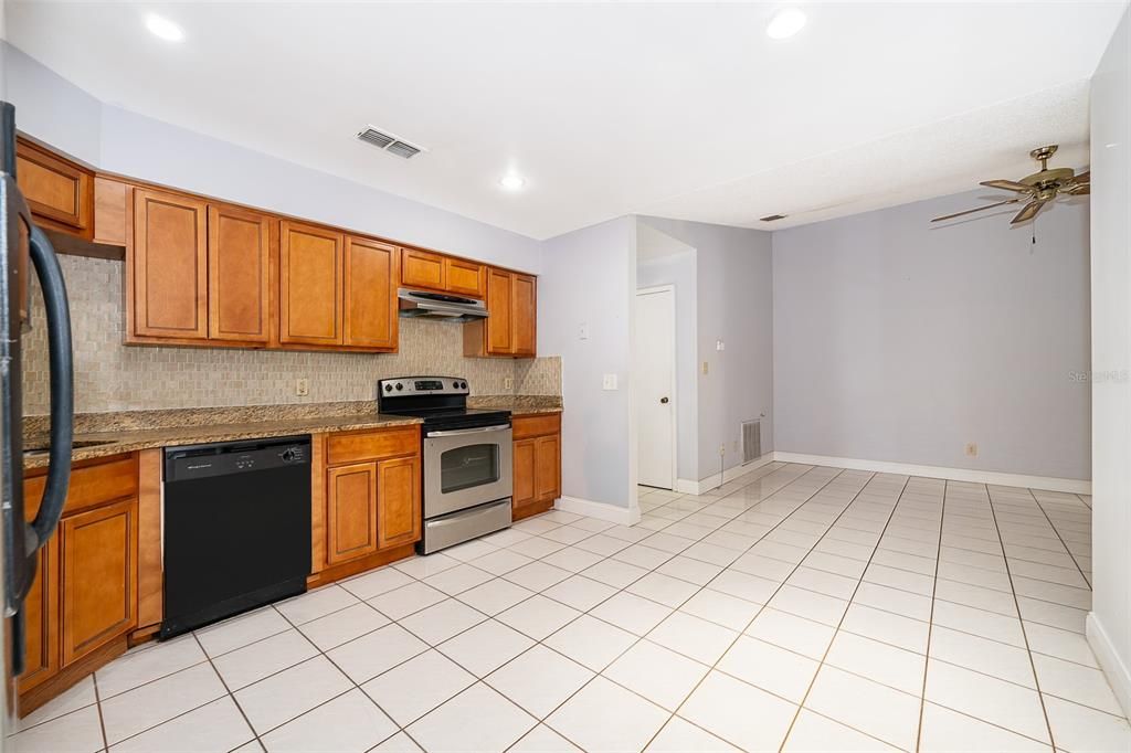 For Sale: $400,000 (4 beds, 2 baths, 1706 Square Feet)