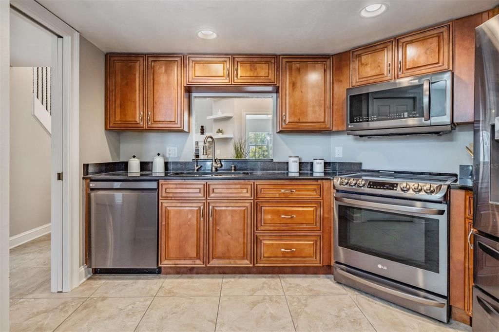 For Sale: $349,900 (3 beds, 2 baths, 1464 Square Feet)