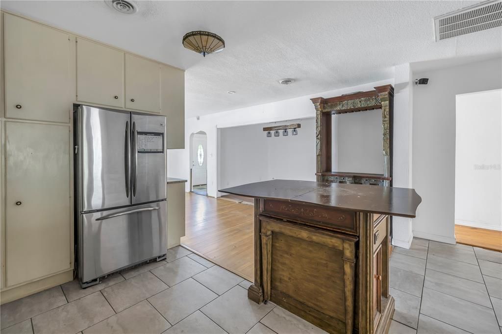 For Sale: $475,000 (4 beds, 2 baths, 2310 Square Feet)