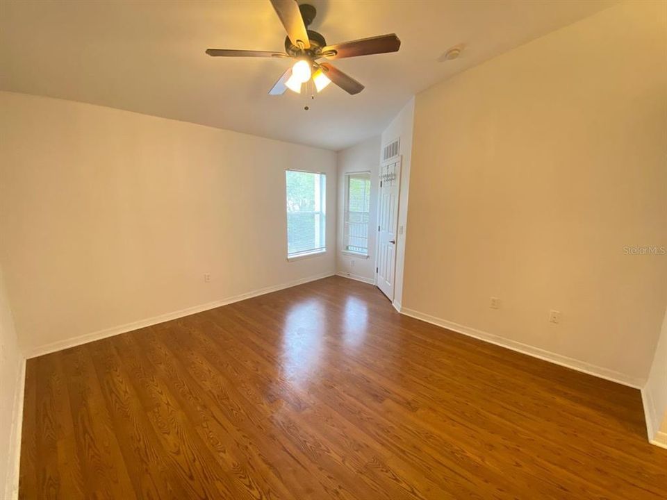 For Sale: $250,000 (3 beds, 2 baths, 1202 Square Feet)