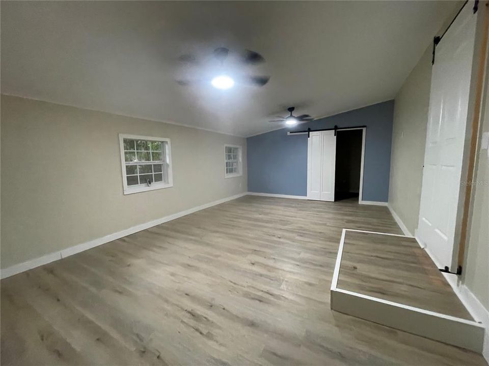 For Sale: $214,900 (3 beds, 2 baths, 1307 Square Feet)