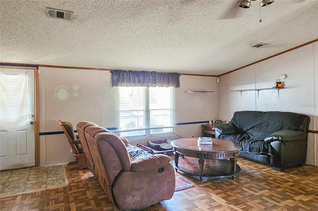 For Sale: $195,000 (3 beds, 2 baths, 1152 Square Feet)