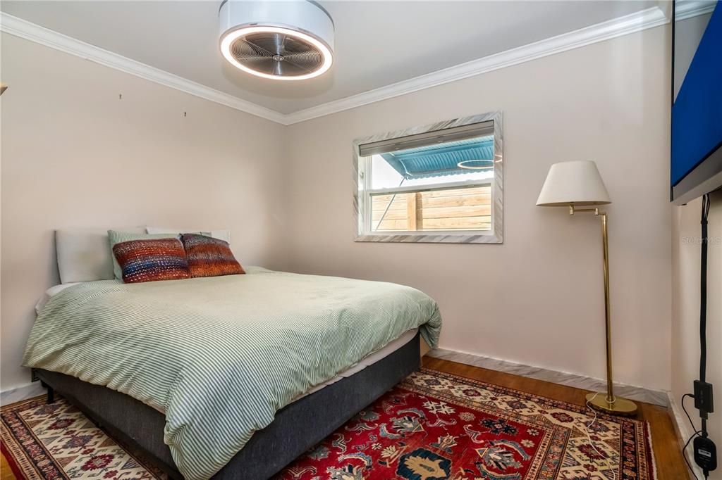 For Sale: $575,000 (2 beds, 1 baths, 1304 Square Feet)