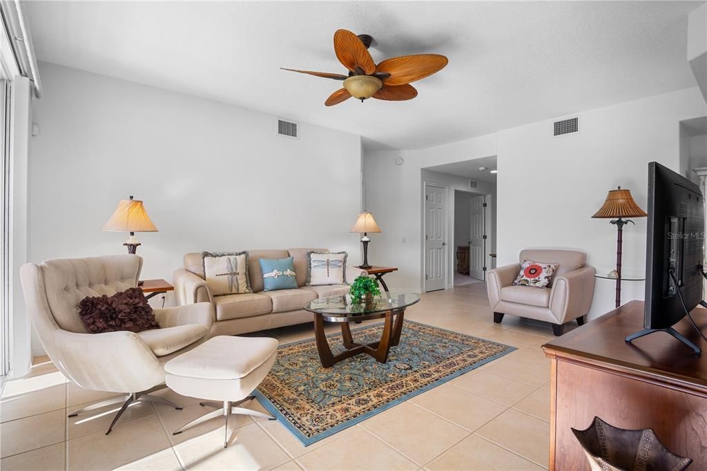 For Sale: $399,000 (2 beds, 2 baths, 1638 Square Feet)