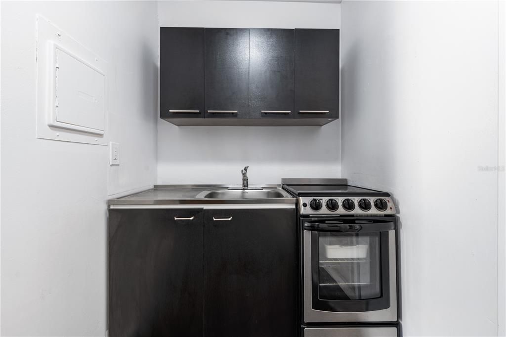 For Sale: $214,900 (1 beds, 1 baths, 428 Square Feet)