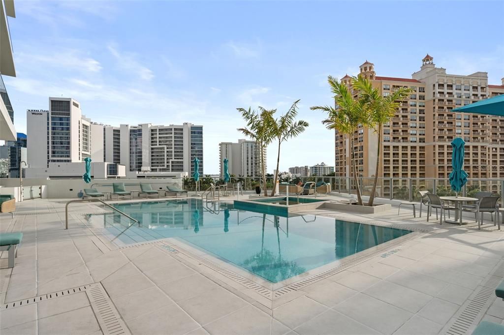 For Sale: $1,675,000 (2 beds, 2 baths, 1589 Square Feet)