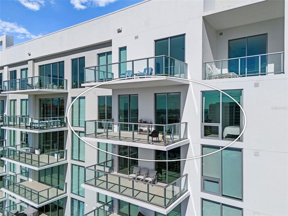 For Sale: $1,675,000 (2 beds, 2 baths, 1589 Square Feet)