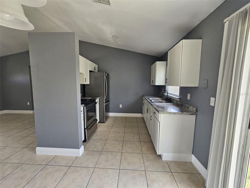 For Sale: $259,990 (3 beds, 2 baths, 1000 Square Feet)