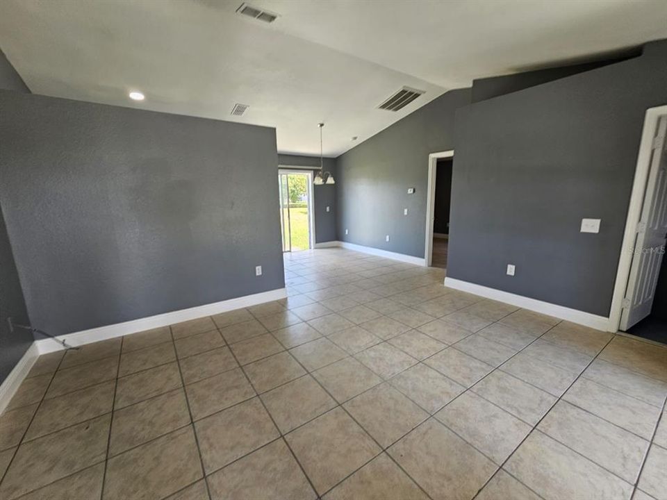 For Sale: $259,990 (3 beds, 2 baths, 1000 Square Feet)