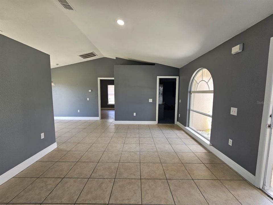 For Sale: $259,990 (3 beds, 2 baths, 1000 Square Feet)