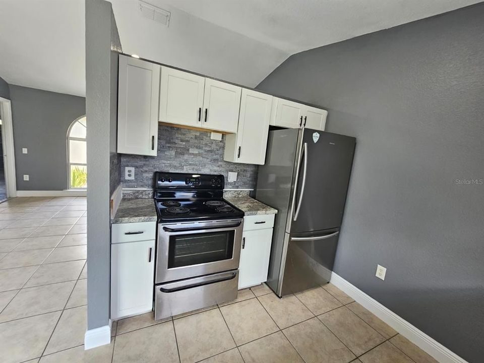 For Sale: $259,990 (3 beds, 2 baths, 1000 Square Feet)