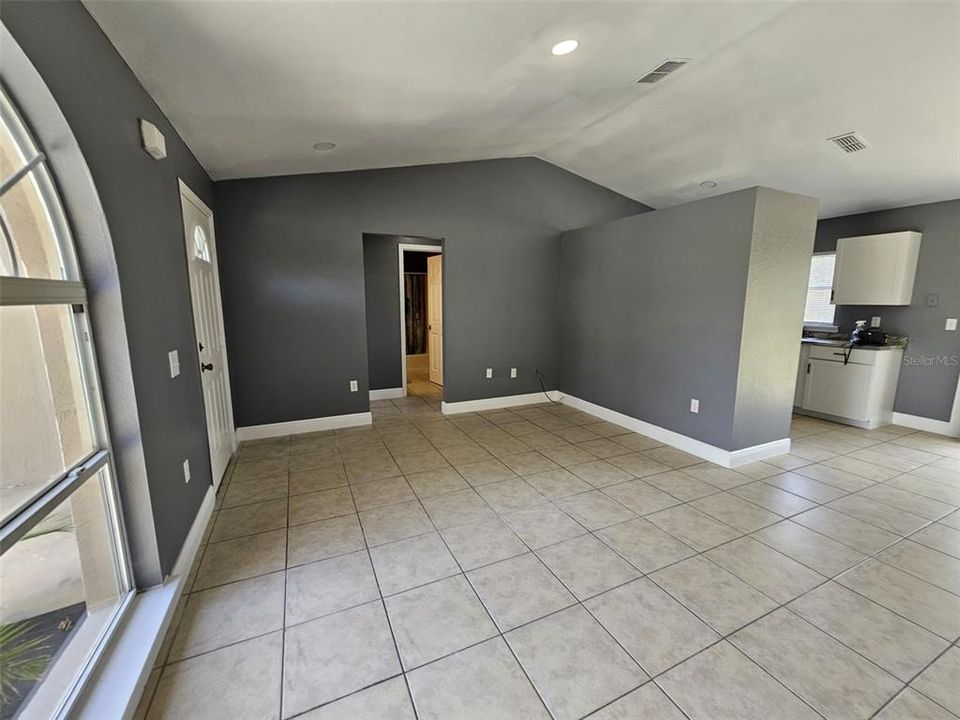 For Sale: $259,990 (3 beds, 2 baths, 1000 Square Feet)