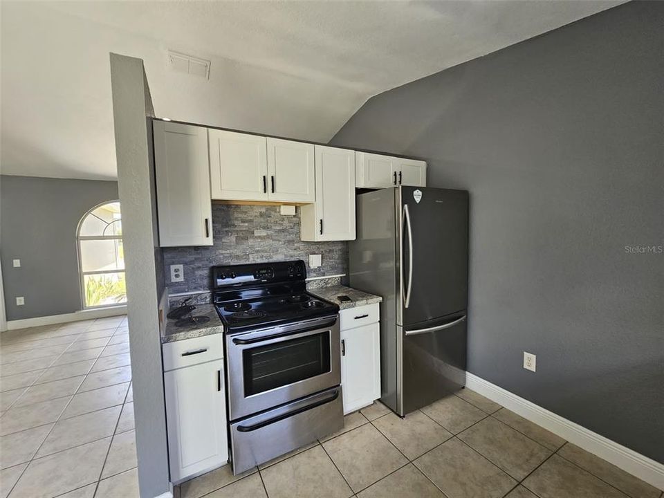 For Sale: $259,990 (3 beds, 2 baths, 1000 Square Feet)