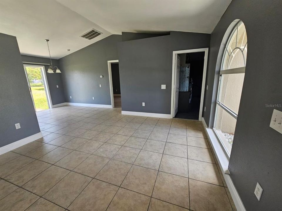 For Sale: $259,990 (3 beds, 2 baths, 1000 Square Feet)