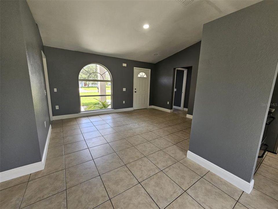 For Sale: $259,990 (3 beds, 2 baths, 1000 Square Feet)