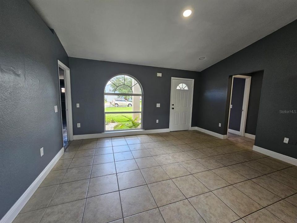 For Sale: $259,990 (3 beds, 2 baths, 1000 Square Feet)