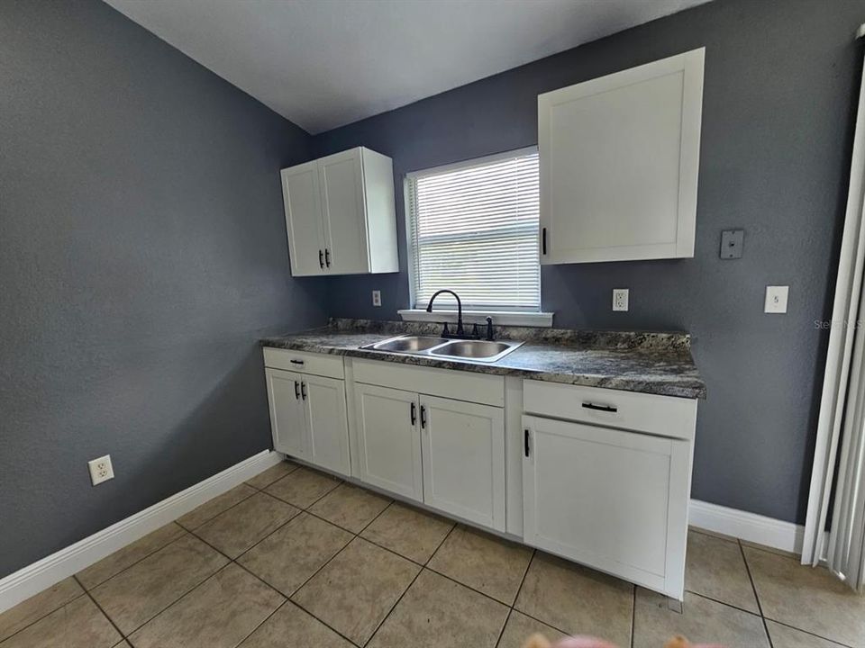 For Sale: $259,990 (3 beds, 2 baths, 1000 Square Feet)