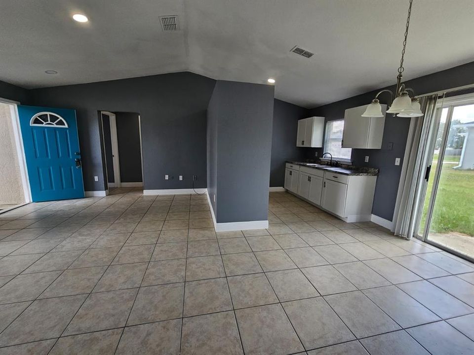 For Sale: $259,990 (3 beds, 2 baths, 1000 Square Feet)