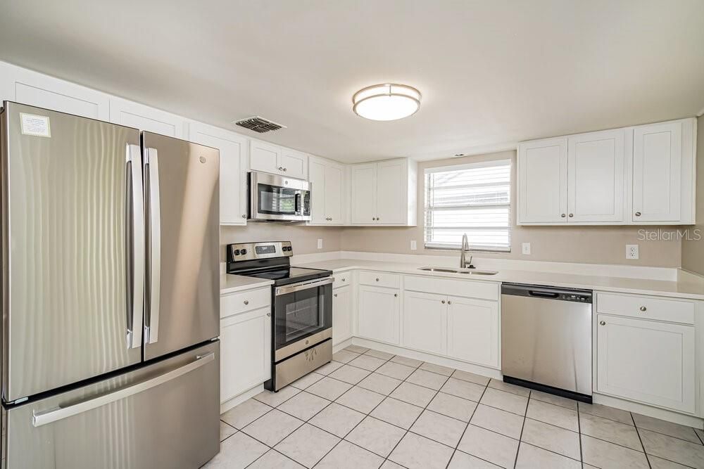 For Rent: $2,240 (3 beds, 2 baths, 1456 Square Feet)